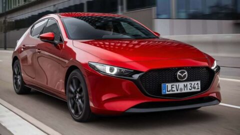 Mazda 3 (2025): Když design a radost z jízdy vítězí nad prostorem