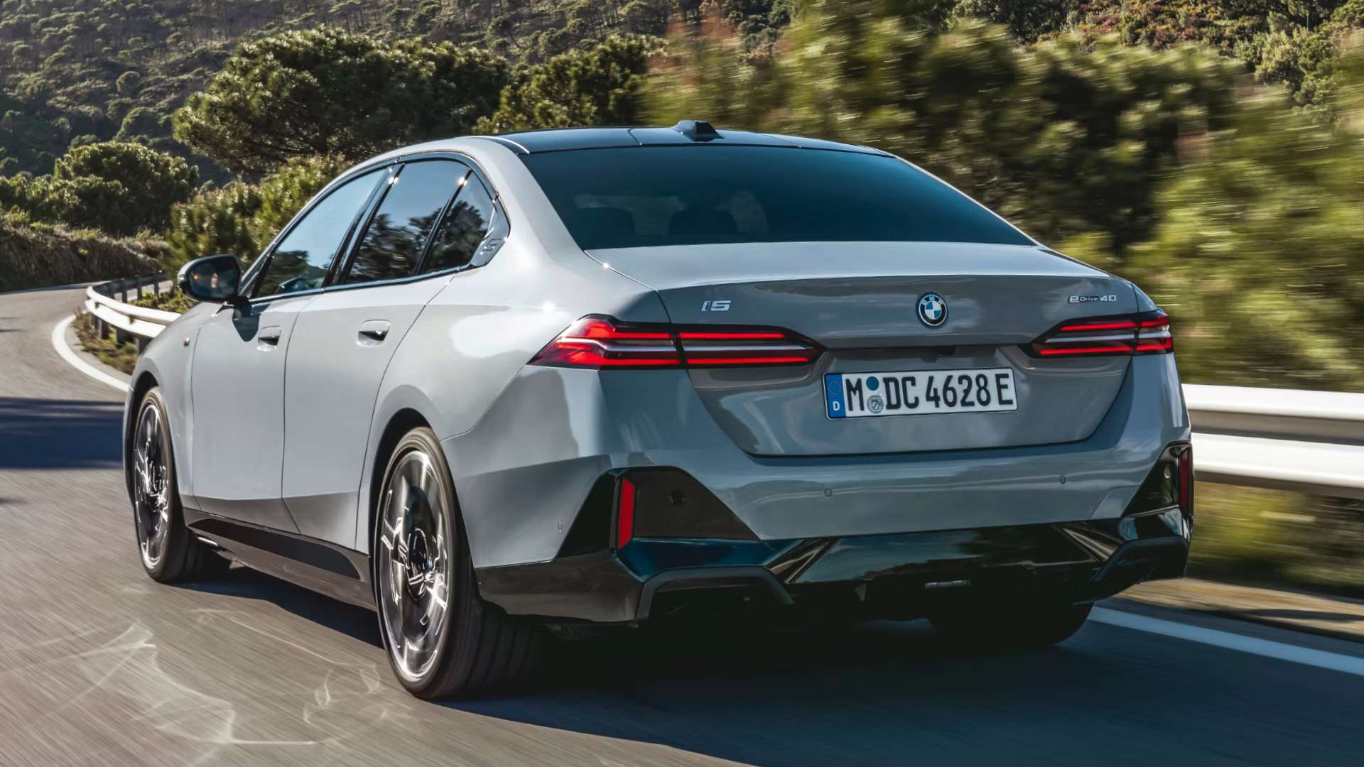 BMW i5 Touring - Obrázek 4