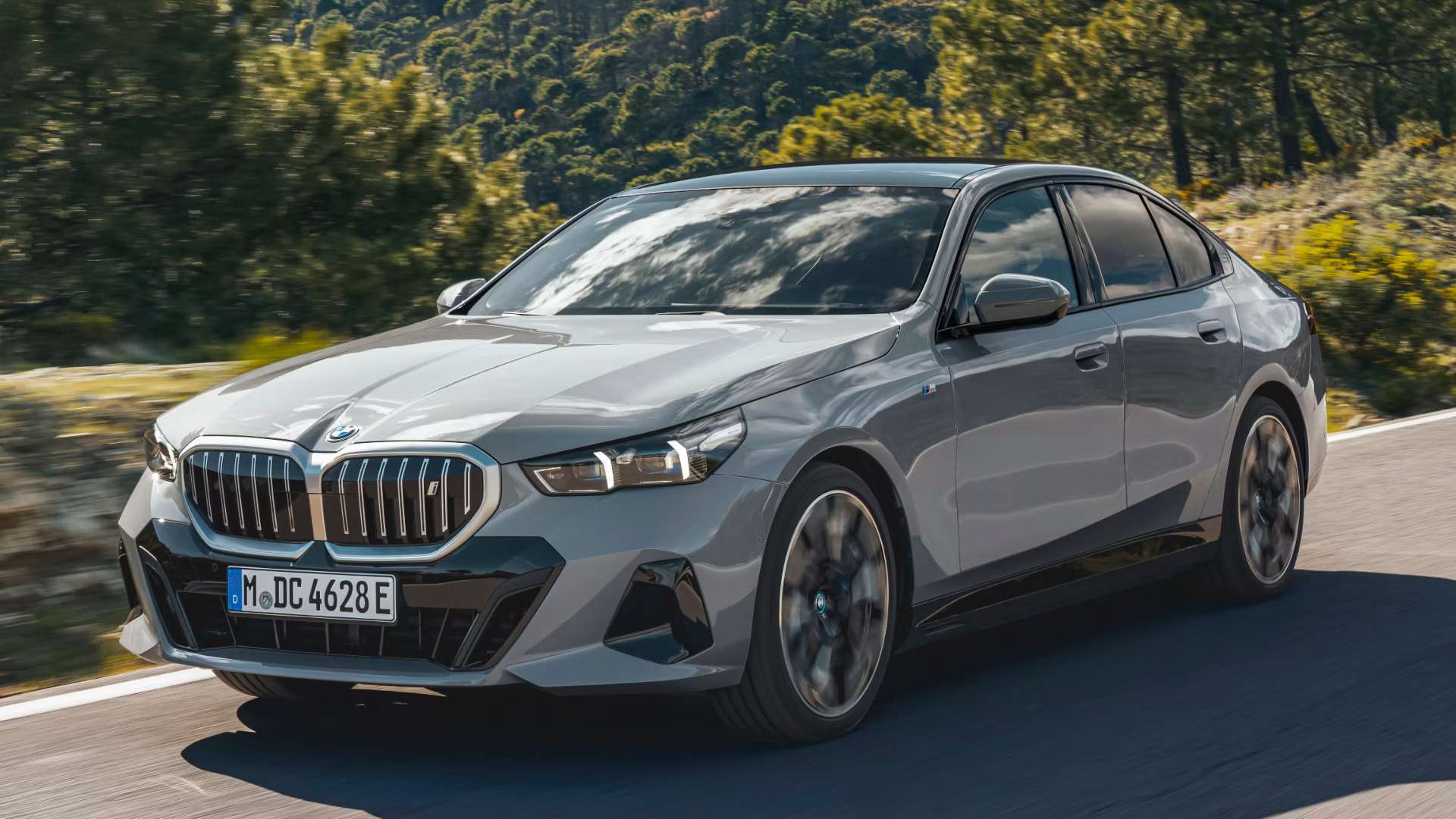 BMW i5 Touring - Obrázek 1