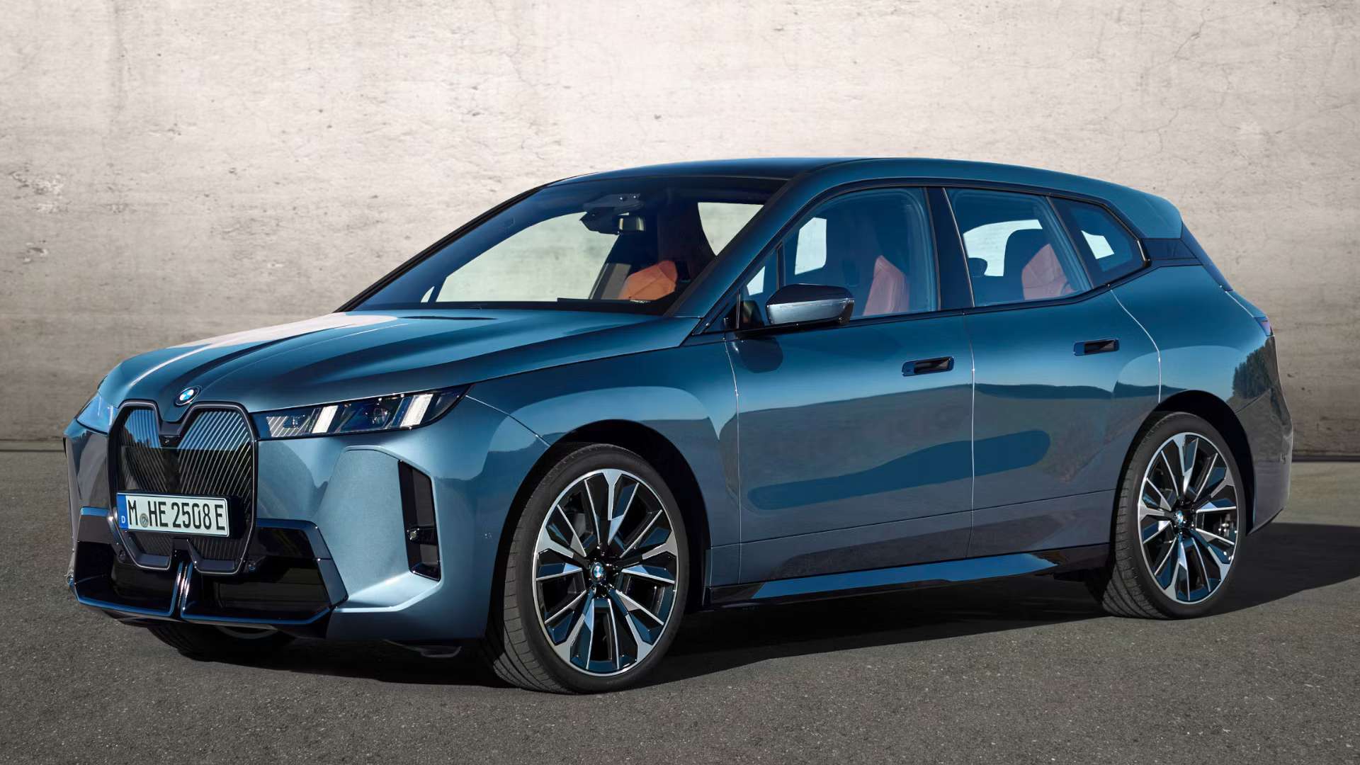 BMW iX - Obrázek 1