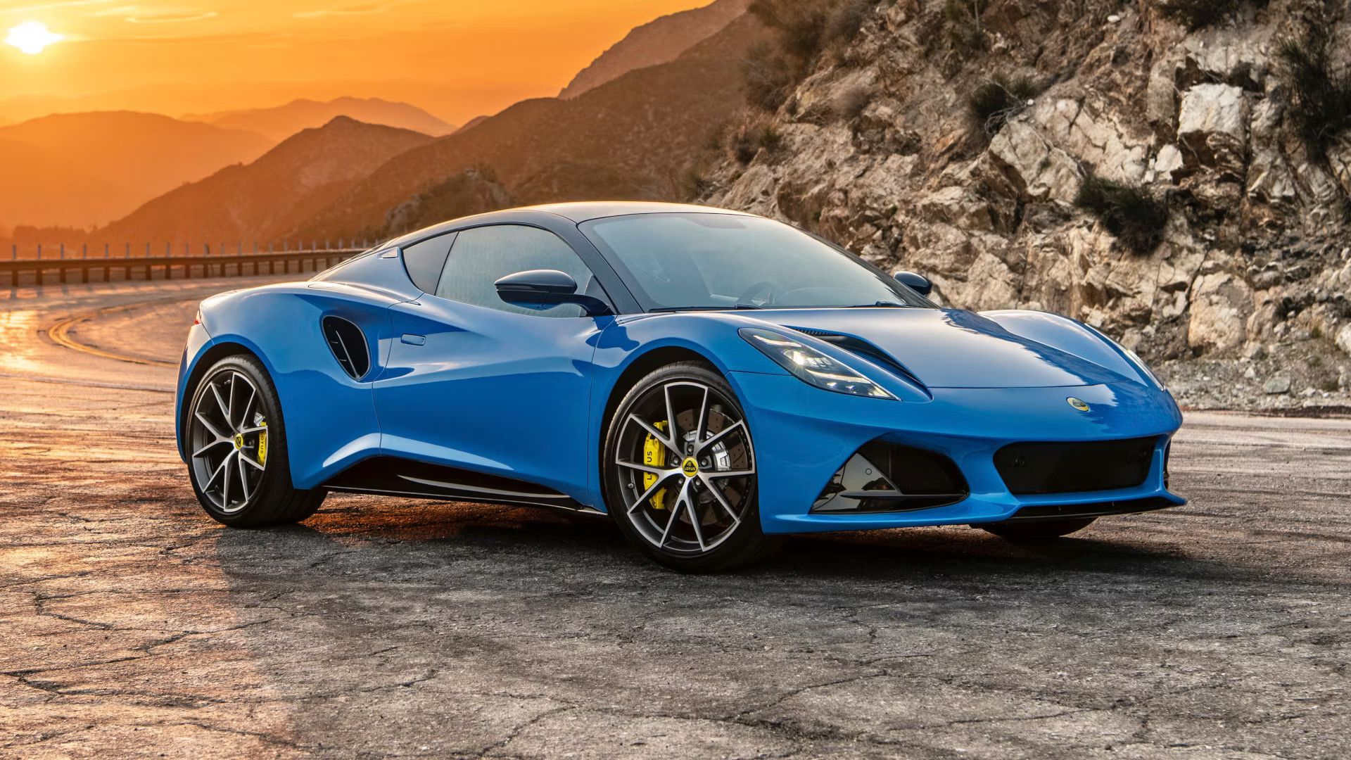 Lotus Emira V6 - Obrázek 1