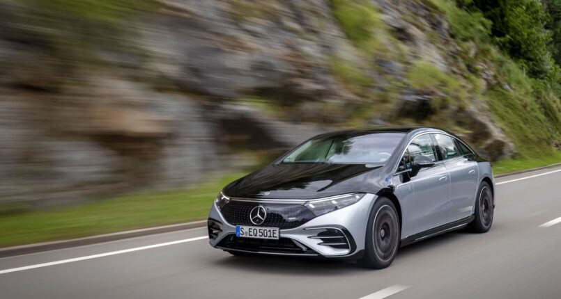 Mercedes-Benz EQS 450+ (2026): Vykoupení z aerodynamického hříchu s baterií, která ničí naftové iluze
