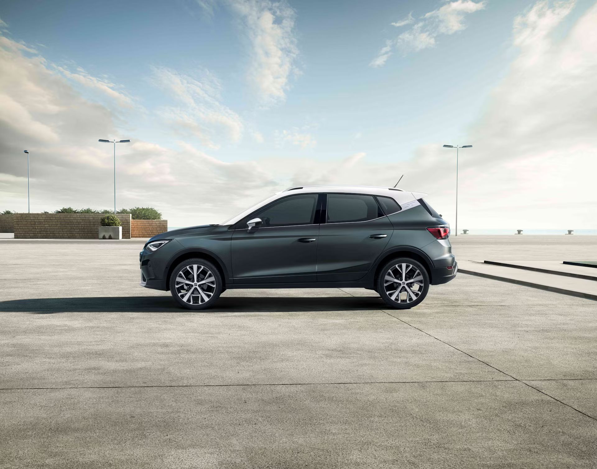 Škoda Kamiq je prostornější, ale SEAT Arona vládne ergonomií. Proč dává španělský crossover smysl i dnes? - Obrázek 2