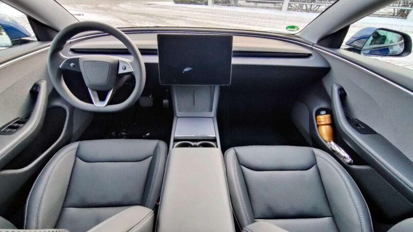 Tesla Model 3 2026: Efektivní král s chybami