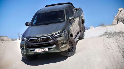 Toyota Hilux Hybrid (2025): Legenda, která přežije nás všechny