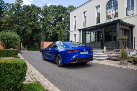 Toyota Mirai (2025): Úchvatná budoucnost, pro kterou nemáme palivo