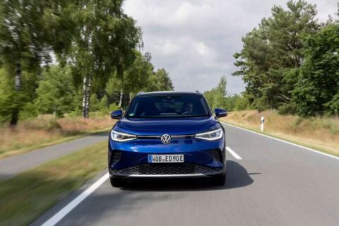 VW ID.4 (2025): Dospělost po německu. Stačí to na Enyaq?