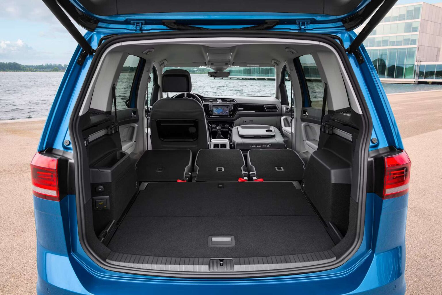 VW Touran 2026 Recenze Pro Je TDI Lep Volbou Ne Nov SUV vw-touran-2026-recenze-pro-je-tdi-lep-volbou-ne-nov-suv